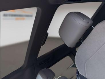 Volkswagen Multivan Style — photo 9