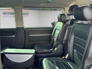 Volkswagen Multivan Highline Exclusive — photo 13