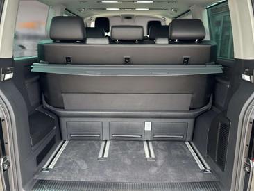 Volkswagen Multivan — photo 14