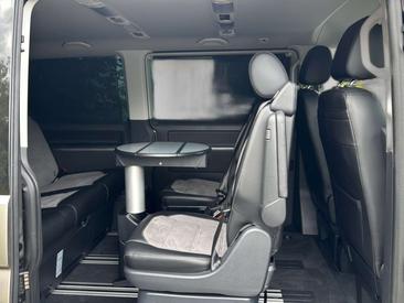 Volkswagen Multivan 4Motion Highline — photo 13