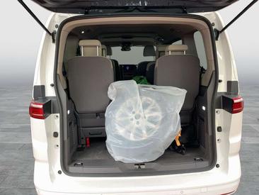 Volkswagen Multivan — photo 16