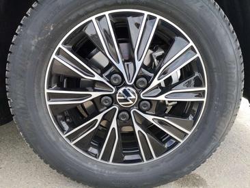 Volkswagen Multivan Hybrid 4Motion — photo 3