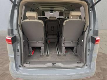 Volkswagen Multivan — photo 16