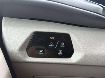 Volkswagen Multivan — photo 29