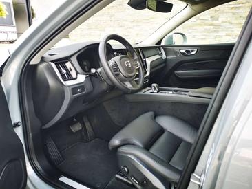 Volvo XC60 B5 — photo 3