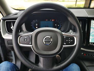 Volvo XC60 B5 — photo 7