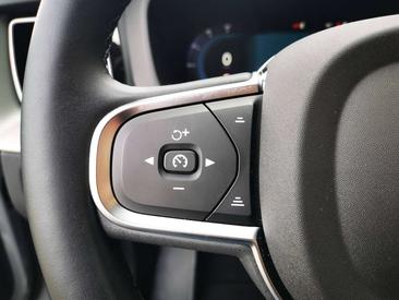 Volvo XC60 B5 — photo 8