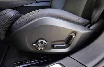 Volvo XC60 B5 — photo 14