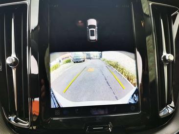 Volvo XC60 B5 — photo 17