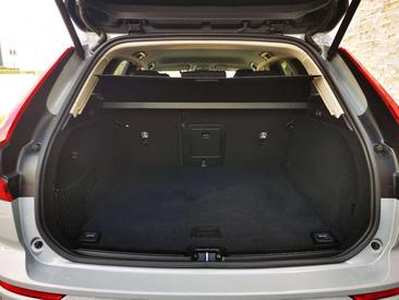 Volvo XC60 B5 — photo 26