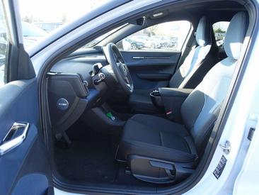 Volvo XC60 Plus Twin Motor — photo 11