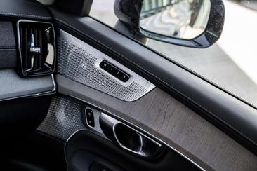 Volvo XC90 T8 Recharge — photo 24