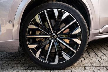 Volvo XC90 T8 Recharge — photo 36