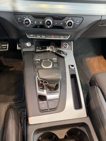 Audi Q5 S Line 40 TDI — photo 24