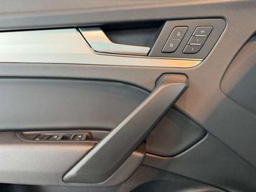 Audi Q5 S Line 40 TDI — photo 28