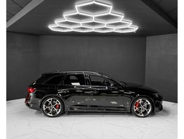 Audi RS4 Competition — photo 6