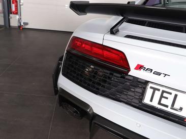 Audi R8 Performance — photo 38