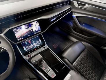 Audi RS6 Performance — photo 16