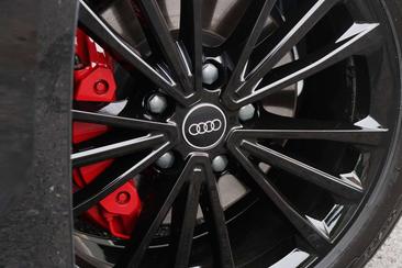 Audi A6 E-tron S Line Performance — photo 3