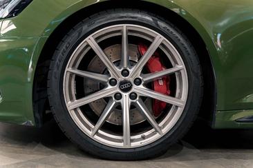 Audi RS4 Avant — photo 4