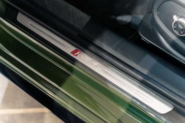 Audi RS4 Avant — photo 8