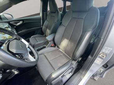 Audi Q4 E-tron S Line 40 E-tron — photo 10