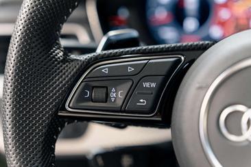 Audi RS4 Avant — photo 16