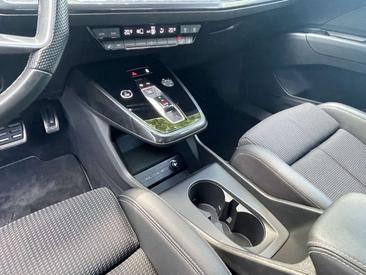 Audi Q4 E-tron S Line 40 E-tron — photo 14