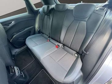 Audi Q4 E-tron S Line 40 E-tron — photo 17