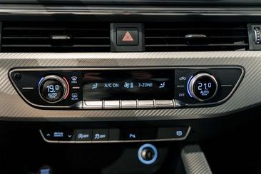 Audi RS4 Avant — photo 24