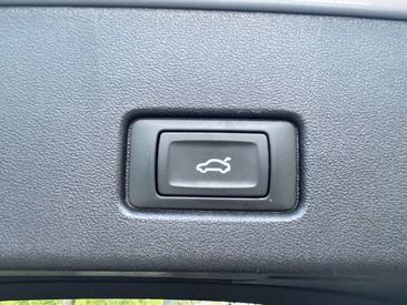 Audi Q4 E-tron S Line 40 E-tron — photo 22