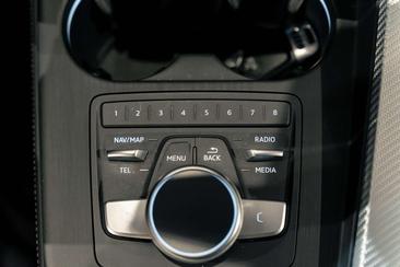Audi RS4 Avant — photo 25