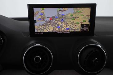 Audi Q2 Advanced 35 TFSI — photo 10