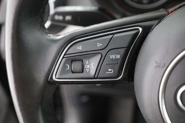 Audi Q2 Advanced 35 TFSI — photo 16
