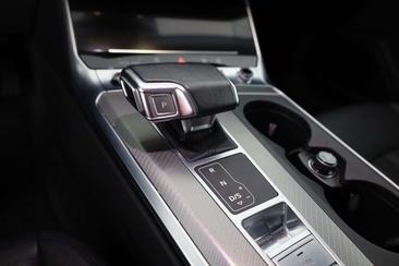 Audi A6 Avant 40 TDI — photo 12
