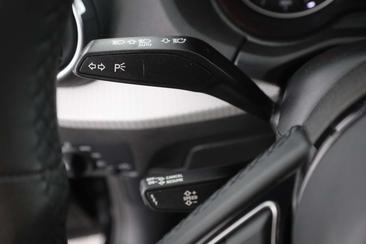 Audi Q2 Advanced 35 TFSI — photo 18