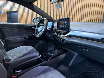 Volkswagen ID.5 Pro — photo 17