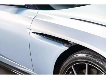 Aston Martin DB11 DB11 V8 Coupe — photo 9