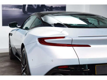 Aston Martin DB11 DB11 V8 Coupe — photo 31