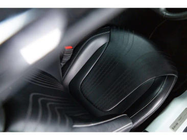 Aston Martin DB11 DB11 V8 Coupe — photo 37