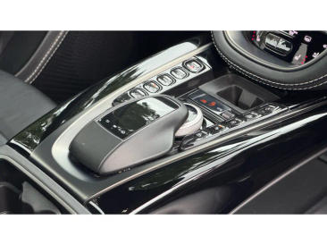 Aston Martin DBX SUV — photo 3