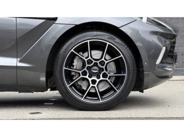 Aston Martin DBX SUV — photo 4