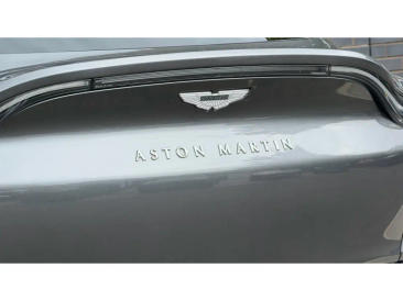 Aston Martin DBX SUV — photo 17