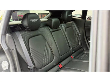 Aston Martin DBX SUV — photo 27