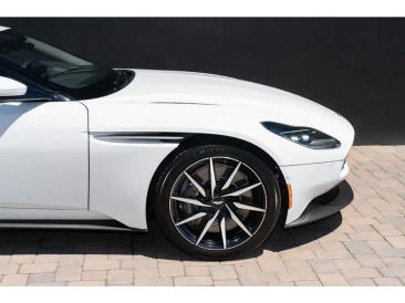 Aston Martin DB11 DB11 V8 Coupe — photo 4