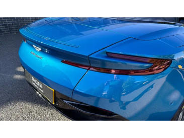 Aston Martin DB11 DB11 V8 Volante — photo 8