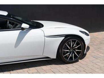 Aston Martin DB11 DB11 V8 Coupe — photo 9
