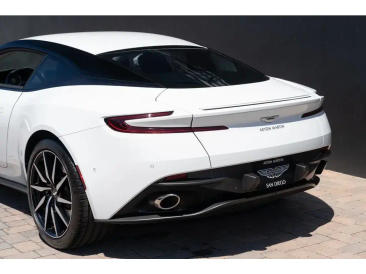 Aston Martin DB11 DB11 V8 Coupe — photo 25