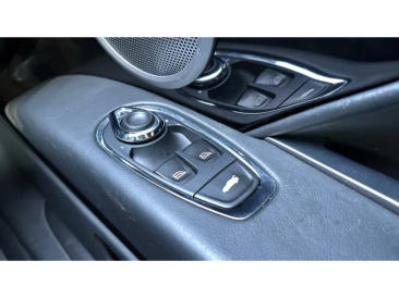 Aston Martin DB11 DB11 V8 Volante — photo 33