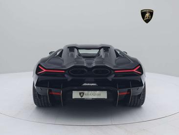 Lamborghini Revuelto — photo 4